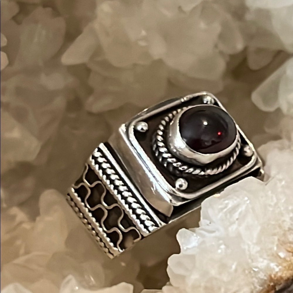 Silver and Red Ring with Central Stone - Picture 2 of 9
